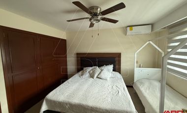 Casa en venta dentro de coto exclusivo en Ciudad Granja, Zapopan