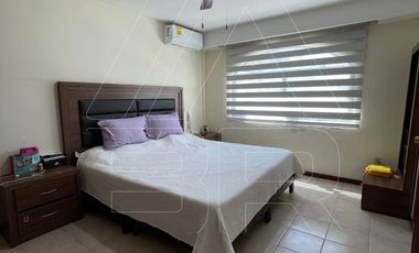 Casa en venta dentro de coto exclusivo en Ciudad Granja, Zapopan