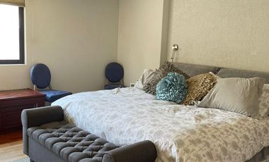 VENTA DE CASA MUY COMODA, CON MUCHA LUZ Y UN LINDO JARDIN EN LOMA DE VALLE ESCONDIDO