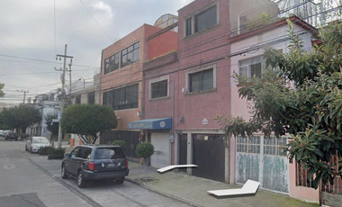 Casa con Local Comercial en Vértiz Narvarte