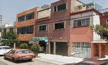 Casa con Local Comercial en Vértiz Narvarte