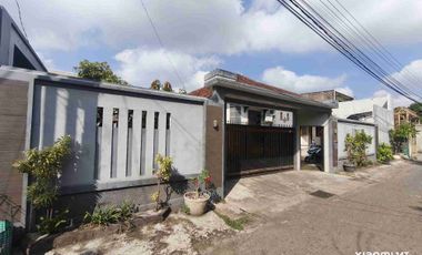 Rumah Siap Huni 565 m² + Bangunan Joglo – Hanya 2 Menit dari Stadion Manahan, Sumber Banjarsari Surakarta – SHM