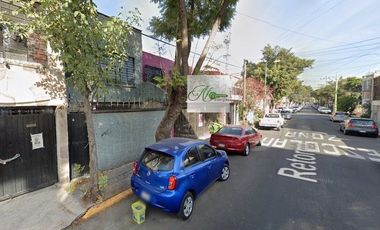 CASA EN REMATE JARDIN BALBUENA VENUSTIANO CARRANZA CERCA DE METRO MOCTEZUMA