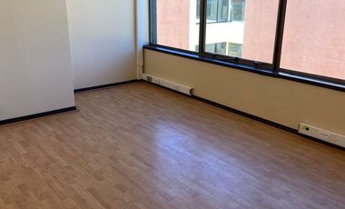 Oficina céntrica, 4 privados, 4 baños