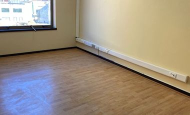 Oficina céntrica, 4 privados, 4 baños