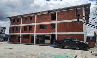 Propiedad con gran potencial terreno con edificio