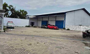 gudang di kontrakan pinggir pintu tol