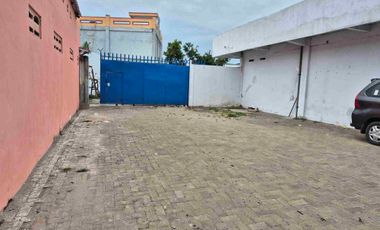 gudang di kontrakan pinggir pintu tol