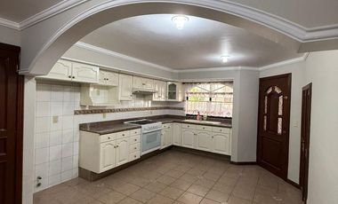 Casa en renta en coto Essex zona Virreyes en Zapopan