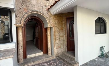 Casa en renta en coto Essex zona Virreyes en Zapopan