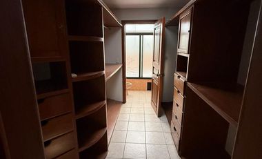 Casa en renta en coto Essex zona Virreyes en Zapopan