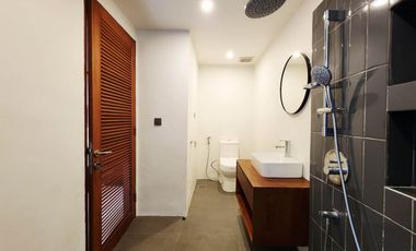 Villa minimalis design Mediterranian dijual di Sanur.