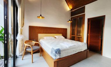 Villa minimalis design Mediterranian dijual di Sanur.