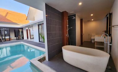 Villa minimalis design Mediterranian dijual di Sanur.