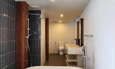 Villa minimalis design Mediterranian dijual di Sanur.