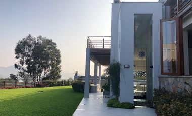 Hermosa Casa, en el exclusivo Condominio Bosques de La Planicie.