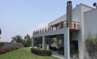 Hermosa Casa, en el exclusivo Condominio Bosques de La Planicie.