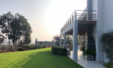 Hermosa Casa, en el exclusivo Condominio Bosques de La Planicie.