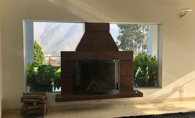 Hermosa Casa, en el exclusivo Condominio Bosques de La Planicie.