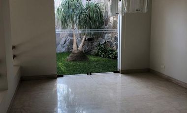 Hermosa Casa, en el exclusivo Condominio Bosques de La Planicie.