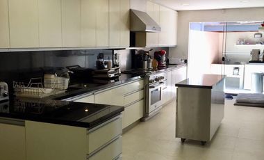 Hermosa Casa, en el exclusivo Condominio Bosques de La Planicie.