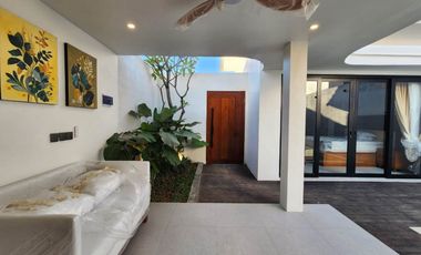 Villa cantik design Mediterranian dijual di Sanur.