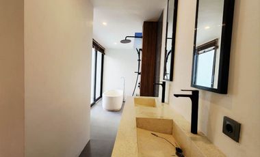 Villa cantik design Mediterranian dijual di Sanur.