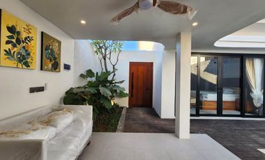 Villa cantik design Mediterranian dijual di Sanur.
