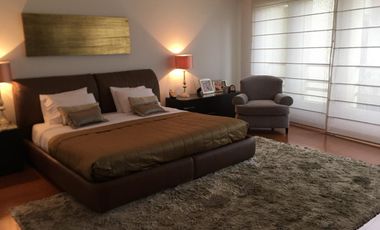 Casa Remodelada en el Exclusivo Condominio Los Bosques de La Planicie con Extensos jardines