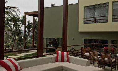 Casa Remodelada en el Exclusivo Condominio Los Bosques de La Planicie con Extensos jardines