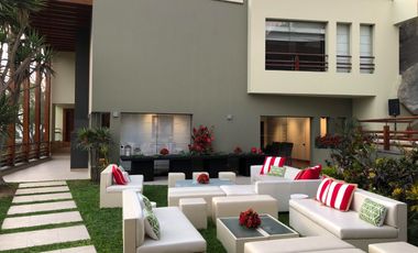 Casa Remodelada en el Exclusivo Condominio Los Bosques de La Planicie con Extensos jardines