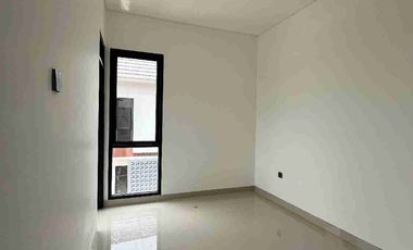 RMH BARU 2 LANTAI HARGA 400 JUTAAN KONSEP APARTHOUSE FASILITAS KOMPLIT DI JALAN UTAMA
