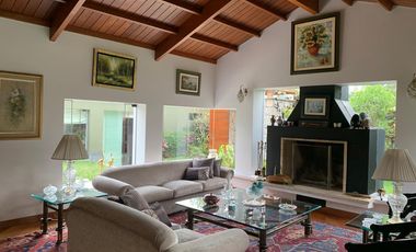 Casa de una planta en el exclusivo Condominio Bosques de La Planicie.