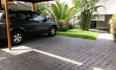 Casa de una planta en el exclusivo Condominio Bosques de La Planicie.