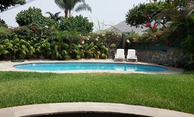 Casa de una planta en el exclusivo Condominio Bosques de La Planicie.