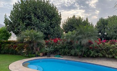 Casa de una planta en el exclusivo Condominio Bosques de La Planicie.