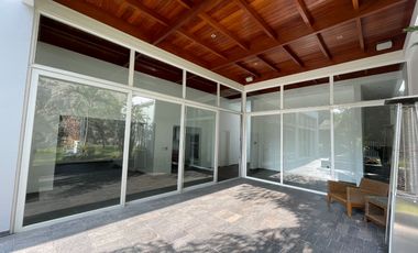 Casa Estilo Americano Renovada Totalmente en Condominio Los Bosques de la Planicie