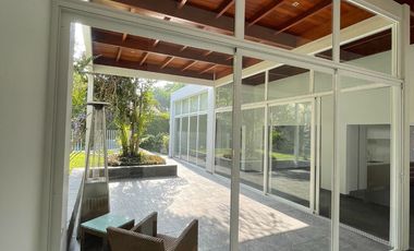 Casa Estilo Americano Renovada Totalmente en Condominio Los Bosques de la Planicie