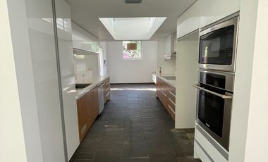 Casa Estilo Americano Renovada Totalmente en Condominio Los Bosques de la Planicie