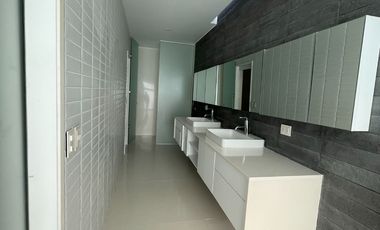 Casa Estilo Americano Renovada Totalmente en Condominio Los Bosques de la Planicie