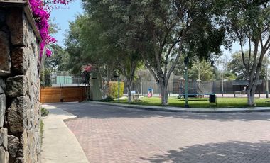 Casa Estilo Americano Renovada Totalmente en Condominio Los Bosques de la Planicie