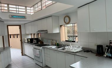 Casa en el exclusivo Condominio Los Bosques de La Planicie. Extensos jardines