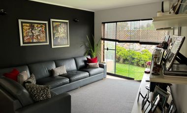 Casa en el exclusivo Condominio Los Bosques de La Planicie. Extensos jardines