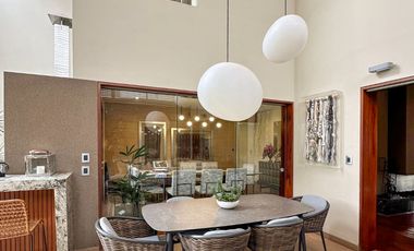 Hermosa Residencia de 2 Plantas en Exclusivo Condominio en Rinconada Baja.