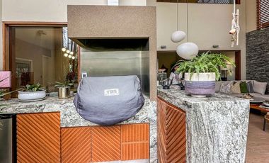 Hermosa Residencia de 2 Plantas en Exclusivo Condominio en Rinconada Baja.