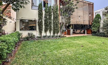 Hermosa Residencia de 2 Plantas en Exclusivo Condominio en Rinconada Baja.