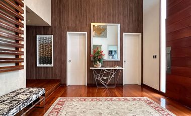 Hermosa Residencia de 2 Plantas en Exclusivo Condominio en Rinconada Baja.