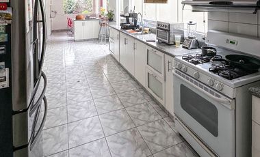 Hermosa Residencia de 2 Plantas en Exclusivo Condominio en Rinconada Baja.