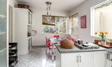 Hermosa Residencia de 2 Plantas en Exclusivo Condominio en Rinconada Baja.