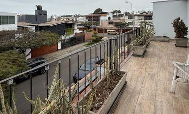 Moderna Casa Remodelada, en Zona Exclusiva Urb. Humboldt - Miraflores, con acceso directo al Parque